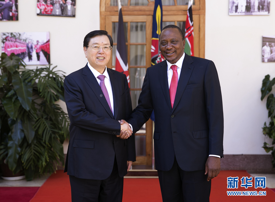3月23日至26日，全國人大常委會委員長張德江對肯尼亞進行正式友好訪問。這是3月24日，張德江在肯尼亞首都內羅畢會見肯尼亞總統肯雅塔。 新華社記者馬占成攝