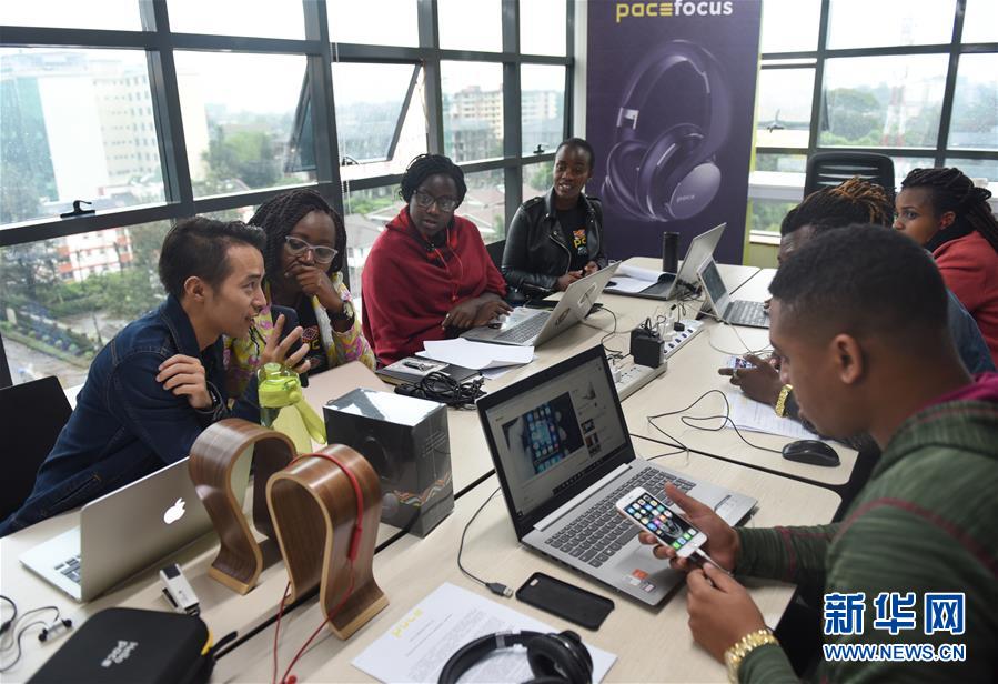 (國際·中非合作論壇·圖文互動)(1)他把耳機賣到肯尼亞總統(tǒng)府——記在非洲當(dāng)創(chuàng)客的中國青年劉鵬