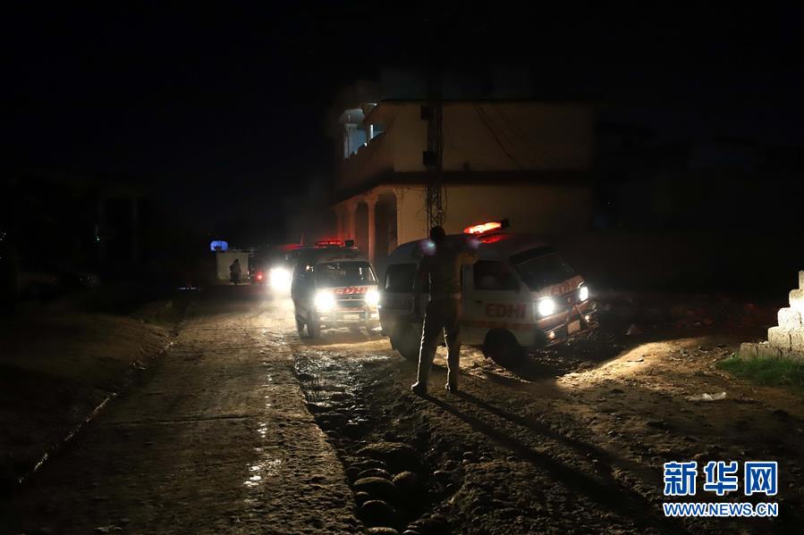 (國(guó)際)(5)一架小型軍用飛機(jī)在巴基斯坦墜毀