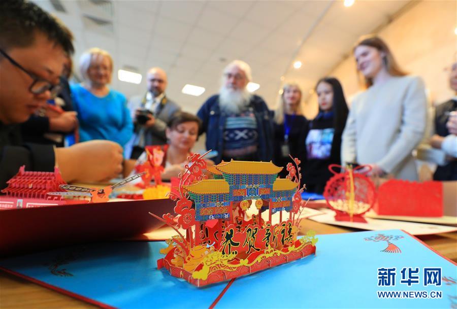 (國際)(1)中白民間藝術(shù)精品展在白俄羅斯開幕