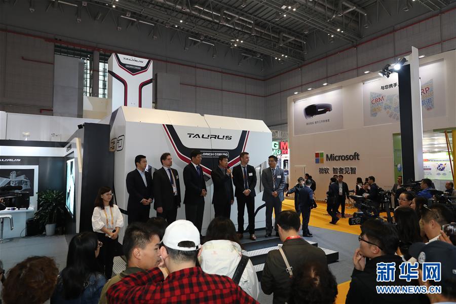 (新華全媒頭條·第二屆進(jìn)博會(huì)·圖文互動(dòng))(12)進(jìn)博之光輝耀世界 ——寫(xiě)在第二屆中國(guó)國(guó)際進(jìn)口博覽會(huì)開(kāi)幕之際