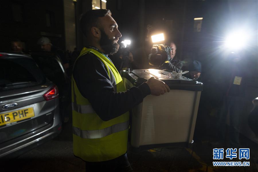 (國際)(1)出口民調顯示英國保守黨在議會選舉中領先