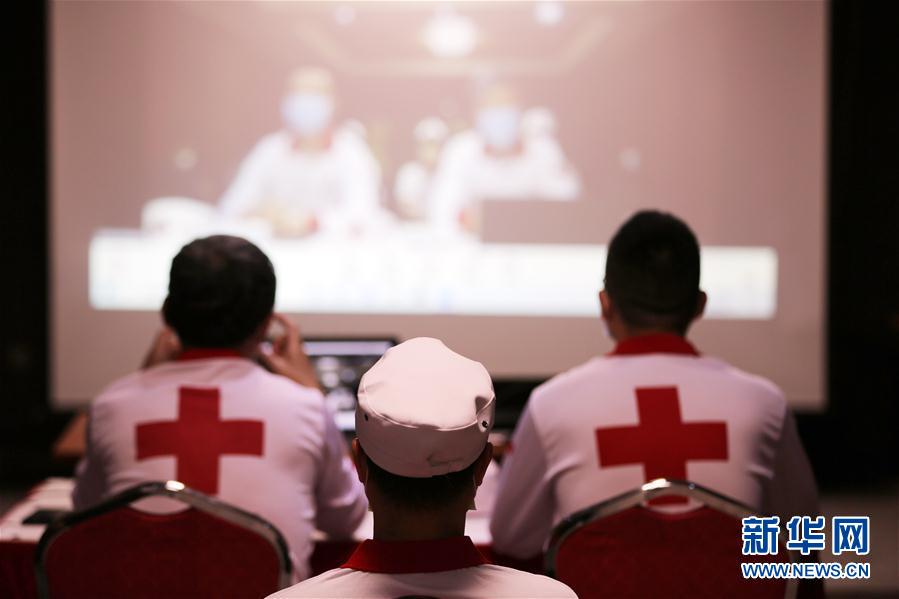 （國際疫情·圖文互動）（1）通訊：經(jīng)驗(yàn)豐富裝備精良 中國專家組在伊拉克助力抗疫