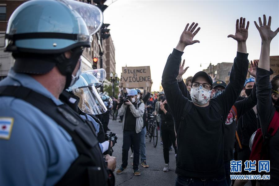 (國(guó)際)(3)芝加哥抗議示威活動(dòng)繼續(xù)進(jìn)行