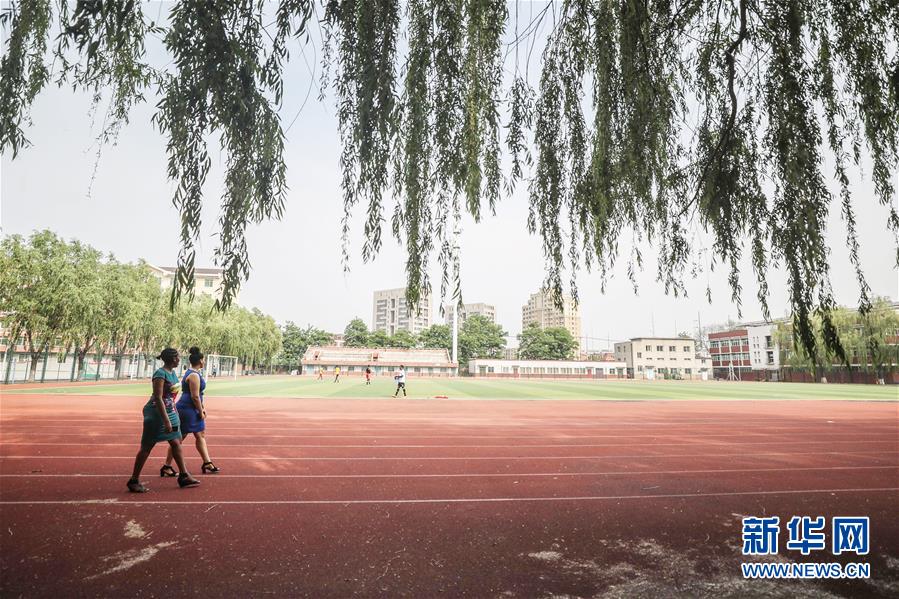 (中非團結抗疫故事·圖文互動)(1)坦桑尼亞留學生譚麗:離家千里 生活一樣溫暖而多彩