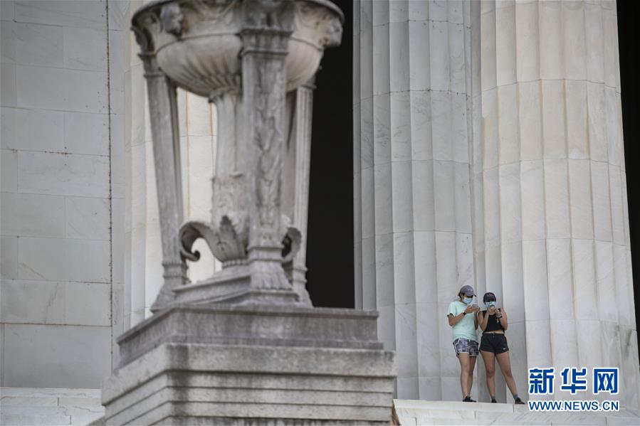 (國(guó)際疫情)(1)美國(guó)單日新增病例數(shù)超4萬(wàn) 近期病例年輕人居多