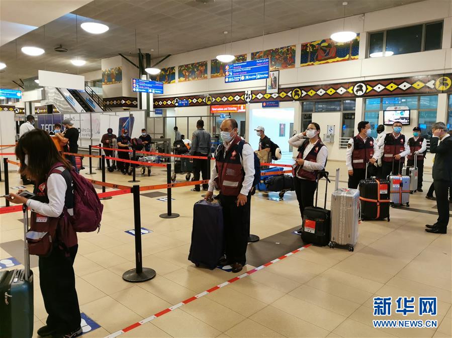 （國際疫情）（1）中國抗疫醫療專家組完成支援幾內亞抗疫工作