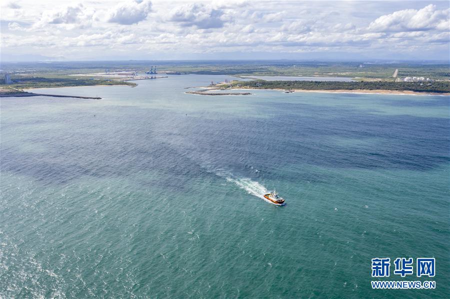 （國際·圖文互動）（4）在斯里蘭卡中國專家和中資企業助力油輪滅火