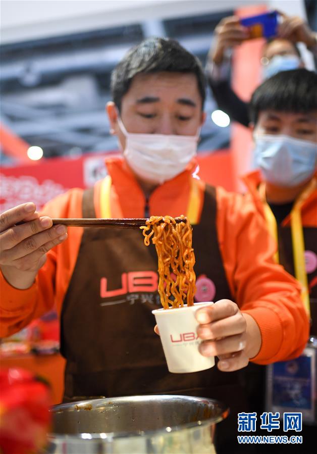 （第三屆進博會·圖文互動）（5）全球“寶藏級”美食薈萃——進博會食品及農產品館遍藏世間珍饈