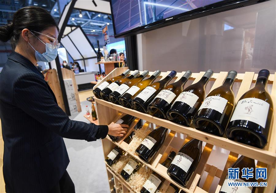 （第三屆進博會·圖文互動）（13）全球“寶藏級”美食薈萃——進博會食品及農產品館遍藏世間珍饈