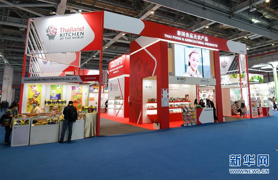 （第三屆進博會·圖文互動）（12）全球“寶藏級”美食薈萃——進博會食品及農產品館遍藏世間珍饈