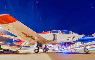 夜航｜戰鷹試翼，有你想不到的美